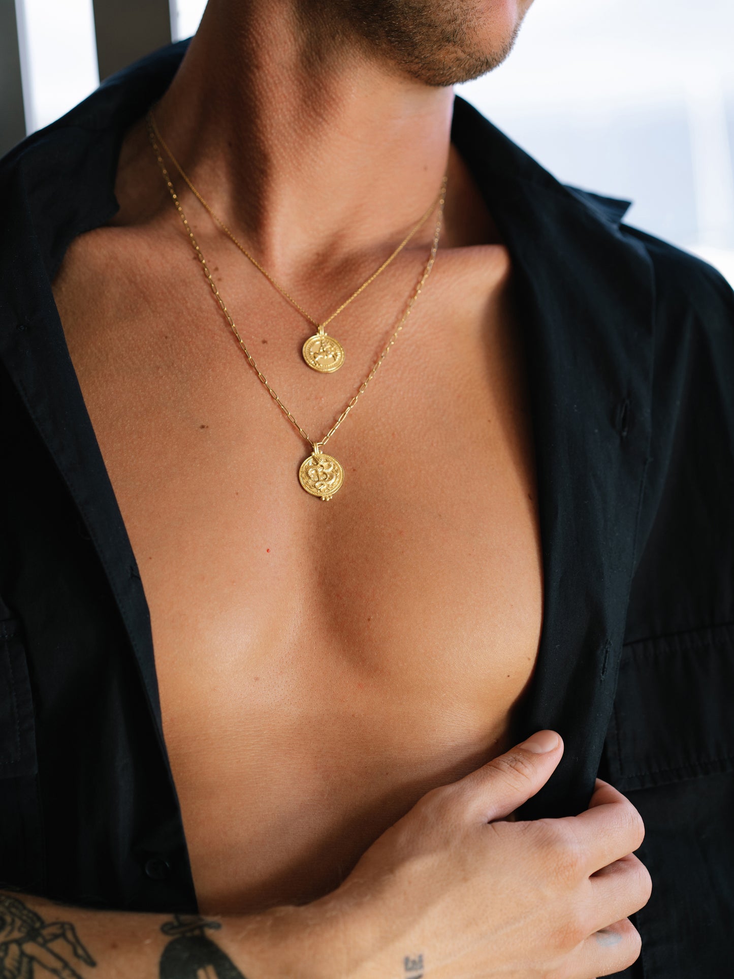 Sagittarius. 18ct Solid Gold Star Sign Necklace. The pendant features an Evil Eye on the back to ward off any naughty behavior aimed at you, Our logo and the 750 Hallmark for 18ct Gold.